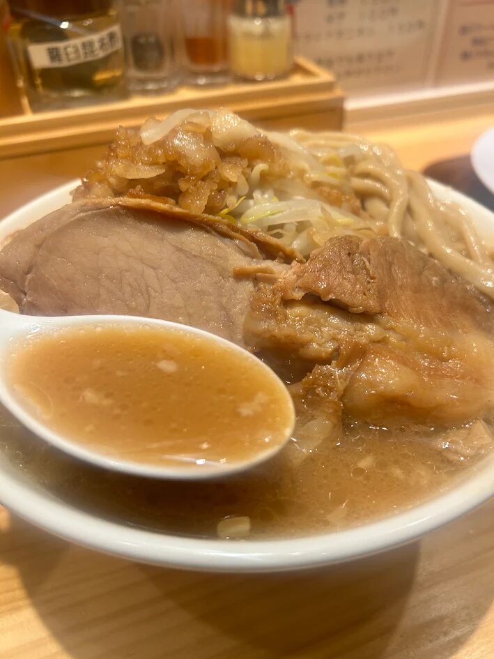 濃厚な微乳化スープ